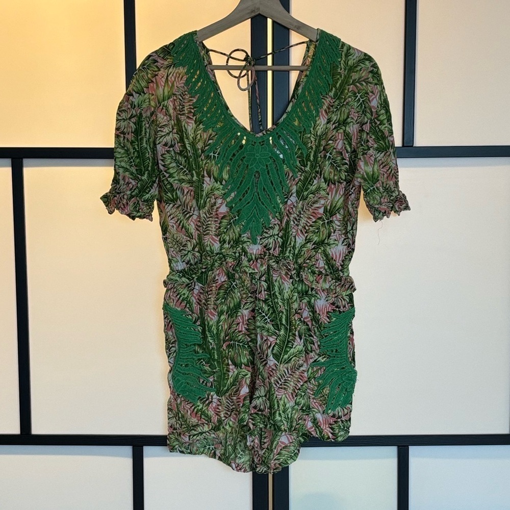 GIPSY QUEEN Tropical Floral Romper.‎ Size S/M
